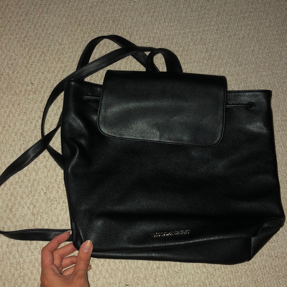 Drawstring Vs Backpack - image 1